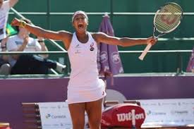 Teliana foi campeã do WTA de Florianópolis, em 2015 (divulgação/CBT)